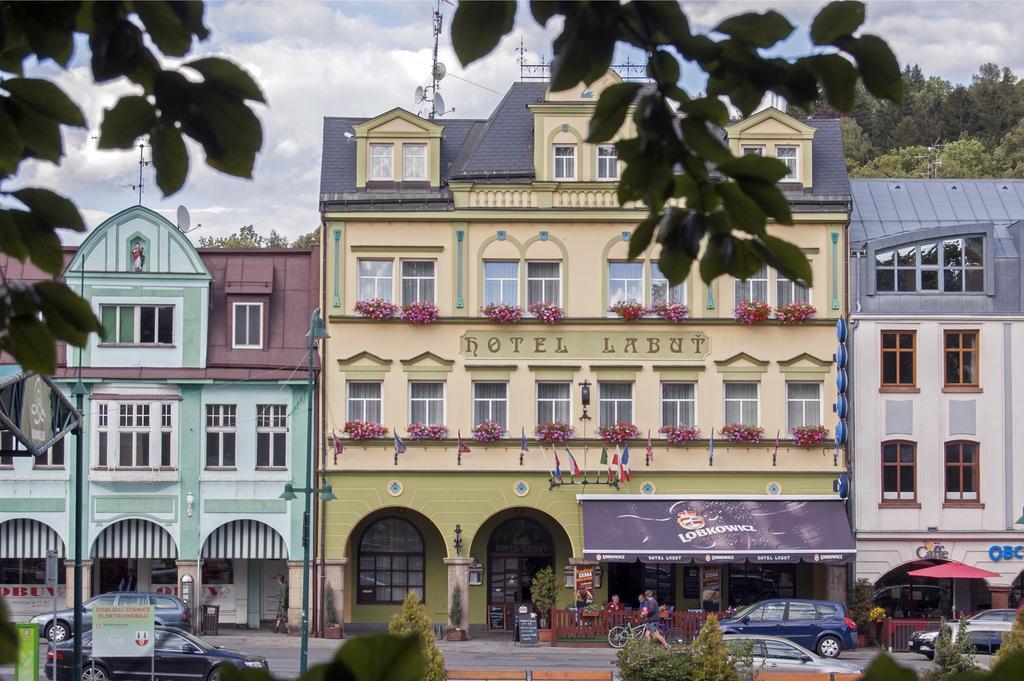 Hotel Labut Vrchlabí Eksteriør billede