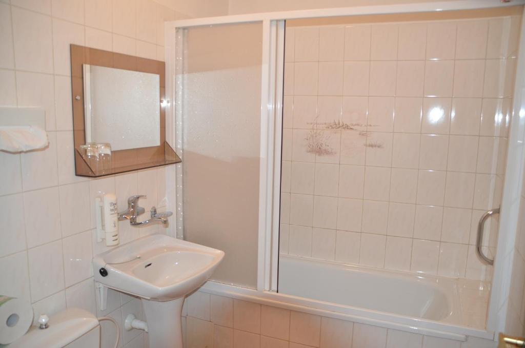 Hotel Labut Vrchlabí Eksteriør billede